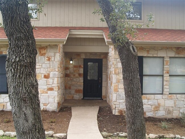 Building Photo - 10203 Grand Oak Dr