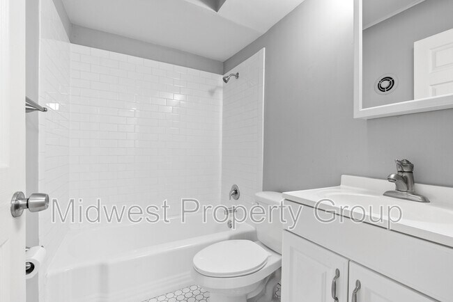 Building Photo - 2507 S Big Bend Blvd
