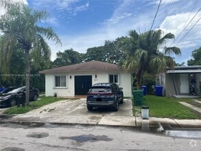 Building Photo - 2817 SW 39th Ave