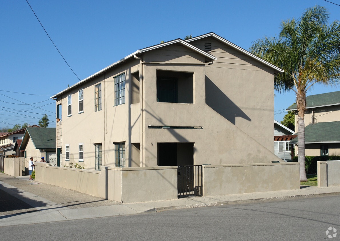 Primary Photo - 2451 Lomita St