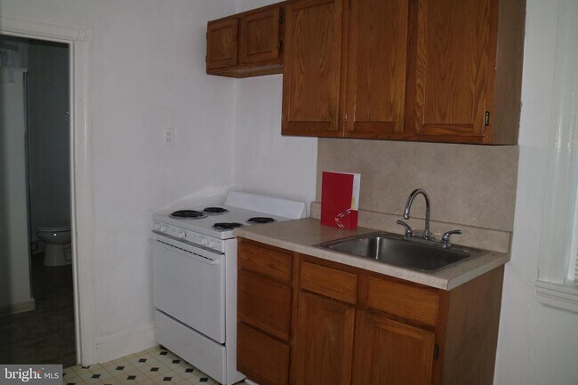 Building Photo - 827 Conestoga Rd