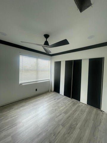 Foto del edificio - 4674 Lakeside Cir