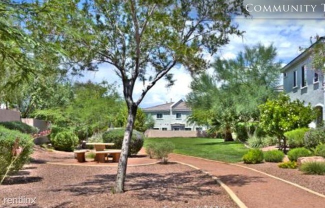 Foto del edificio - 249 Serenity Ridge Ct