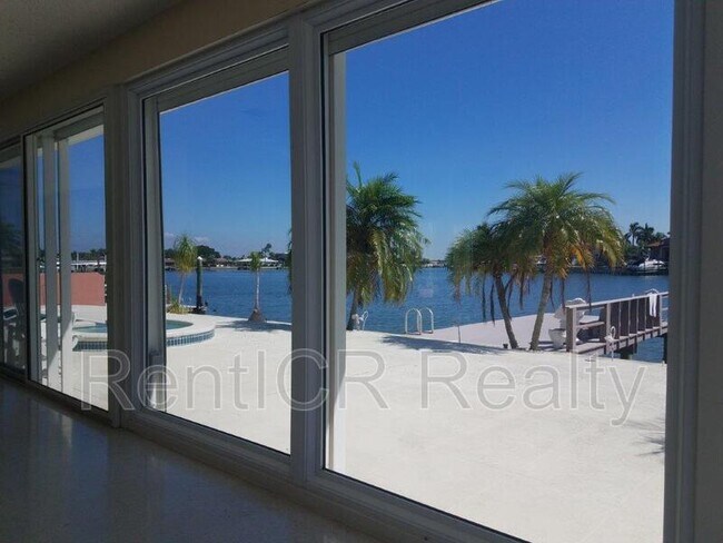 Foto del edificio - 2507 Bayshore Dr