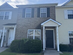 Building Photo - 302 Streamwood Dr
