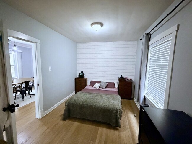 Foto del edificio - 6302 W Holbrook St