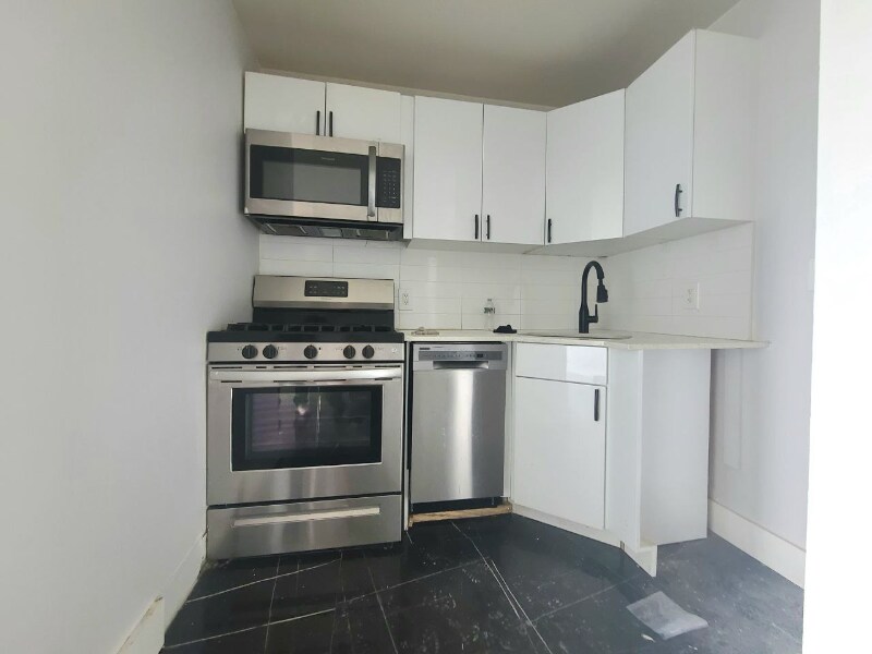 Primary Photo - 750 N Broad St
