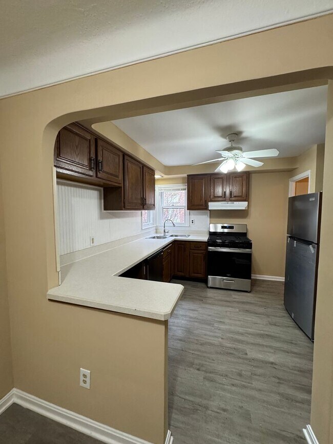 Foto del edificio - Beautiful Three Bedroom Home