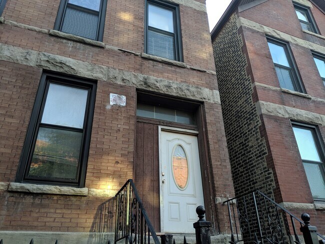 Foto del edificio - 1512 N Greenview Ave
