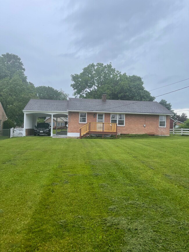 9715 Driftwood Ln, Hagerstown, MD 21740 House Rental in Hagerstown