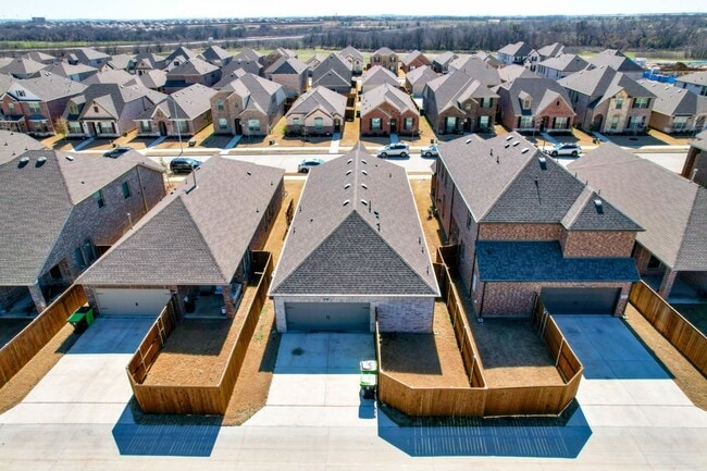 Building Photo - 1121 Milfoil Dr