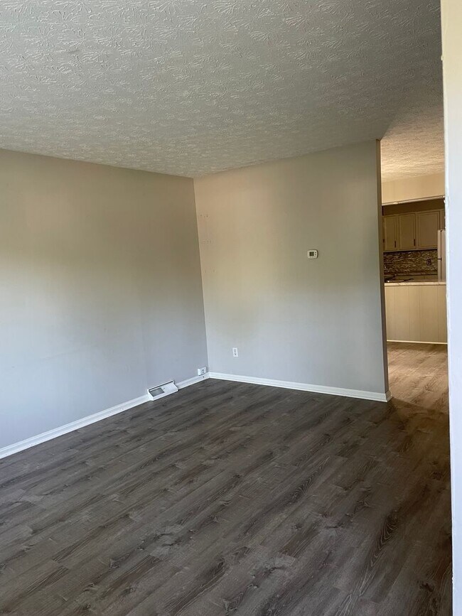 Building Photo - 382 - Fairfax