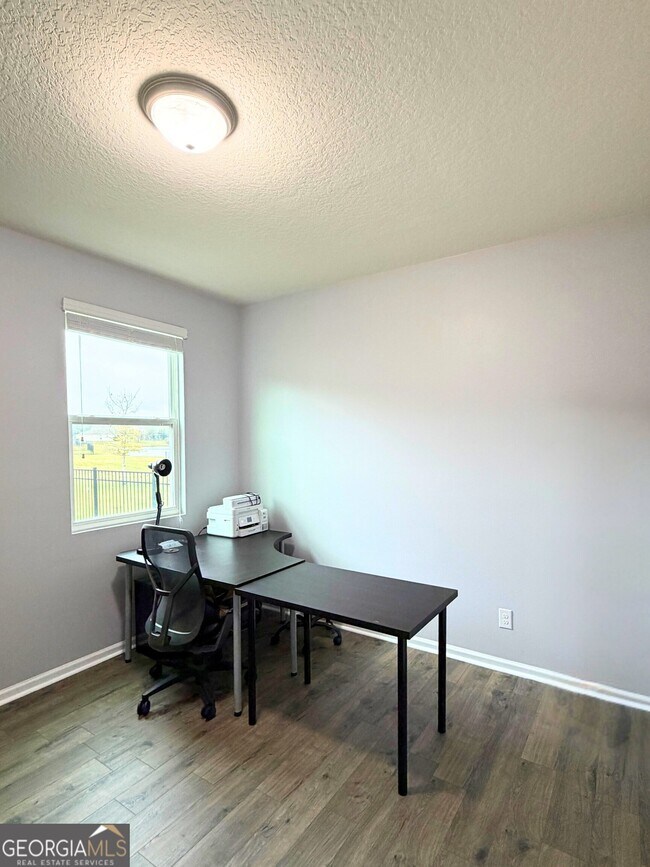 Foto del edificio - 215 Brooklet Cir