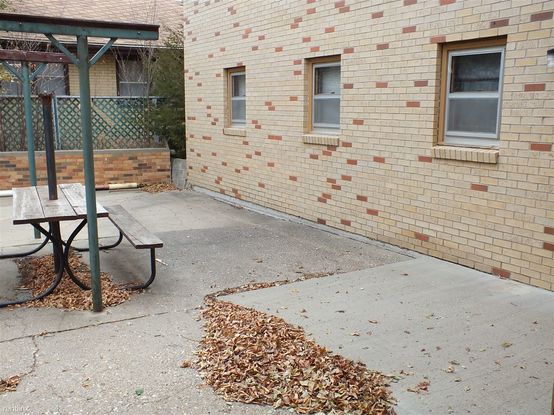 Primary Photo - 2 br, 1 bath Apartment - 904 3rd Ave NW