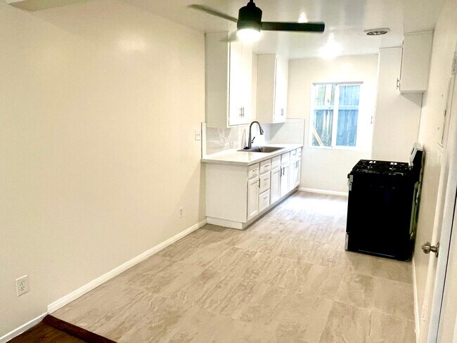 COCINA - 1635 Lucile Ave