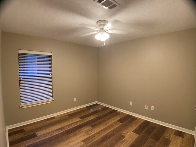 Foto del edificio - 13510 Wintercrest Dr