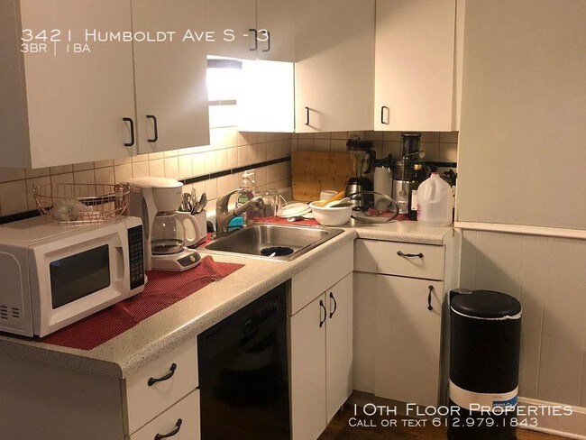 Building Photo - 3421 Humboldt Ave S - 3 - 3 beds, 1 full bath