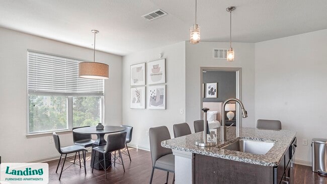 Foto del edificio - 901 Lakeside Cir