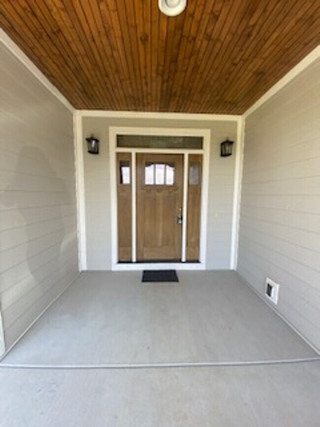 Foto del edificio - Low Maintenance Luxury in Scenic Twin Cree...