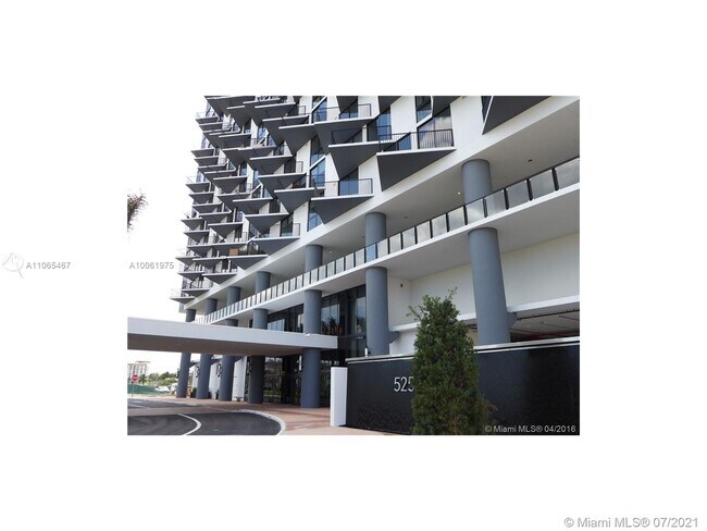 Foto del edificio - 5252 NW 85th Ave