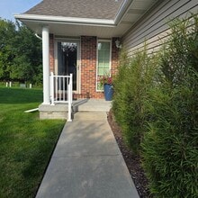 Building Photo - 633 Carlton Dr