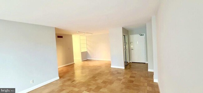 Foto del edificio - 4977 Battery Ln