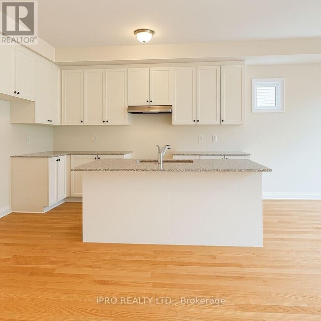 Building Photo - 3098 Meadowridge Dr
