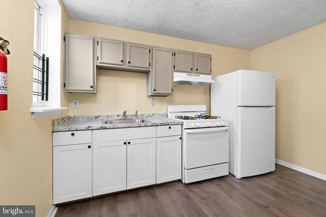 Foto del edificio - 2752 N Darien St