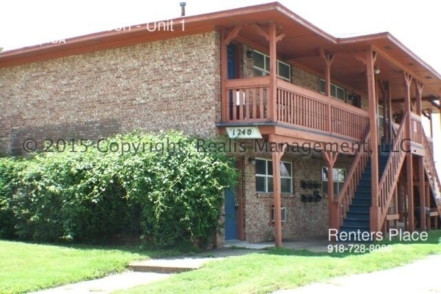 Primary Photo - 1210 S Jackson Ave