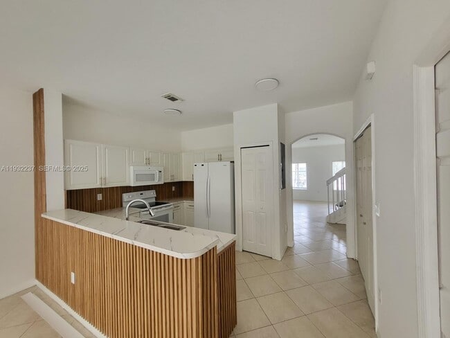 Building Photo - 10754 NW 85th Terrace