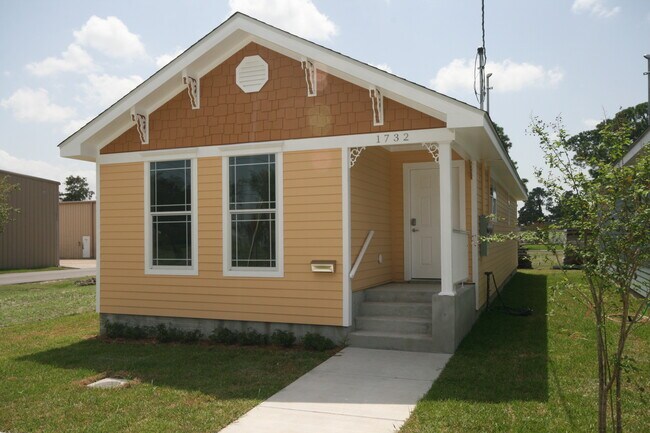 Foto del edificio - 1732 Huey P Long Ave