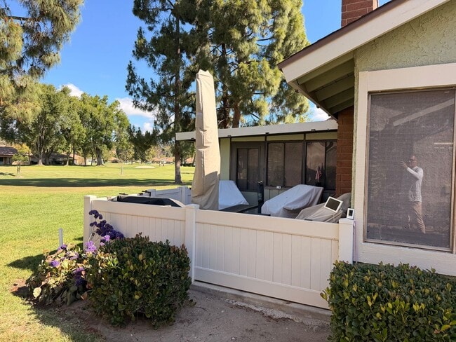 Building Photo - Large home on Golf Course in Leisure Village Senior Community