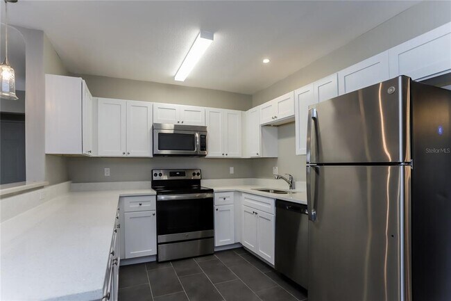 Foto del edificio - 8464 Hollyhock Ave