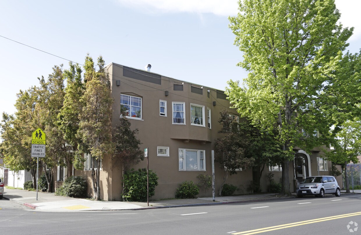 Primary Photo - 6391-6397 Dana St