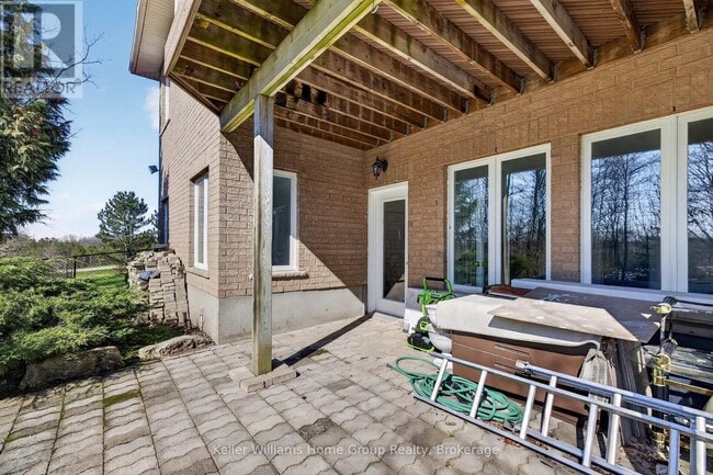 Building Photo - 23 Fox Run Dr