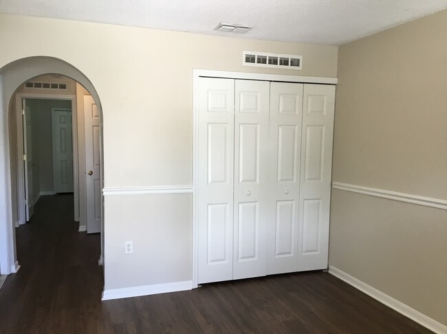 Building Photo - 87211 Kipling Dr