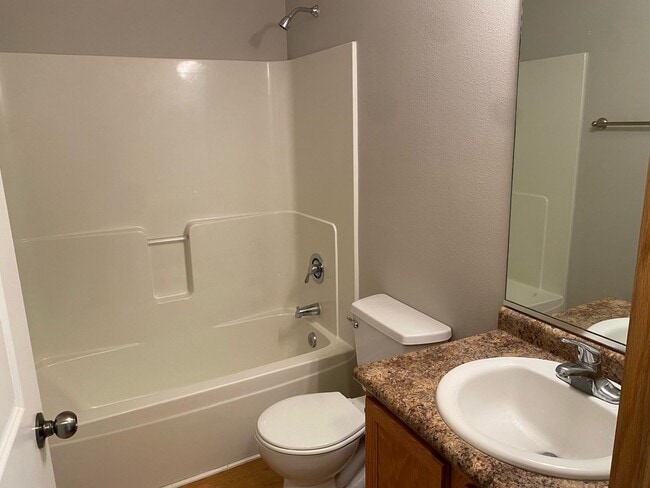 Building Photo - 3142 SW Sharmin Ln