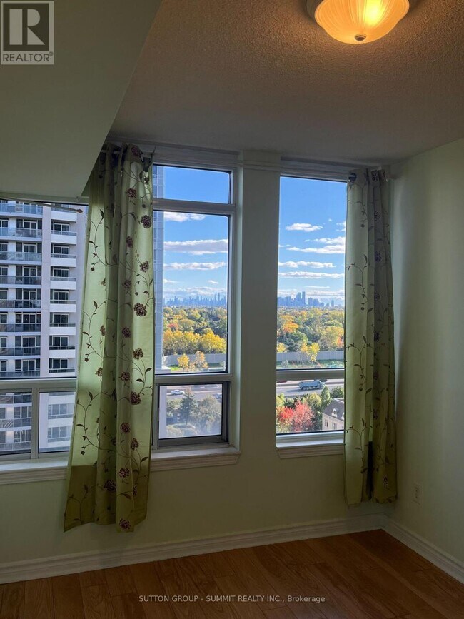 Building Photo - 2 Rean Dr