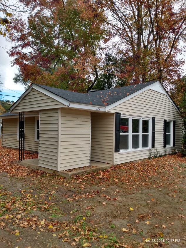 Front left of house - 132 Taylor St