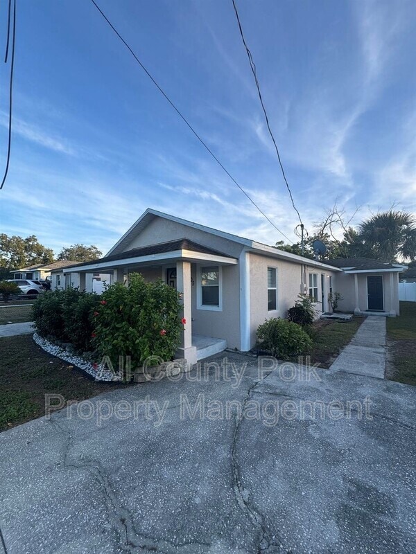 Foto del edificio - 1205 Ave F