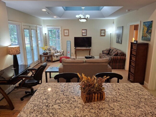 Building Photo - 203 Trinity Way