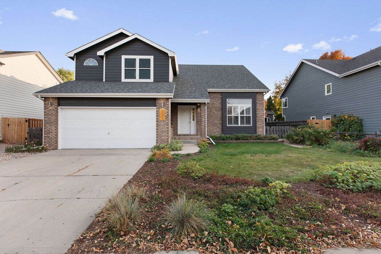 Primary Photo - Charming 3-Bedroom Home in Southeast Fort ...