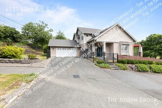 Building Photo - 4033 43rd Ave S