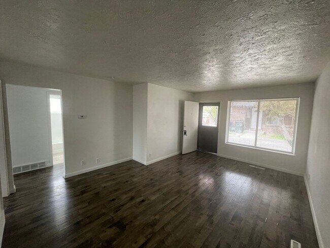 Foto del edificio - 1154-1156 Brooklyn Ave