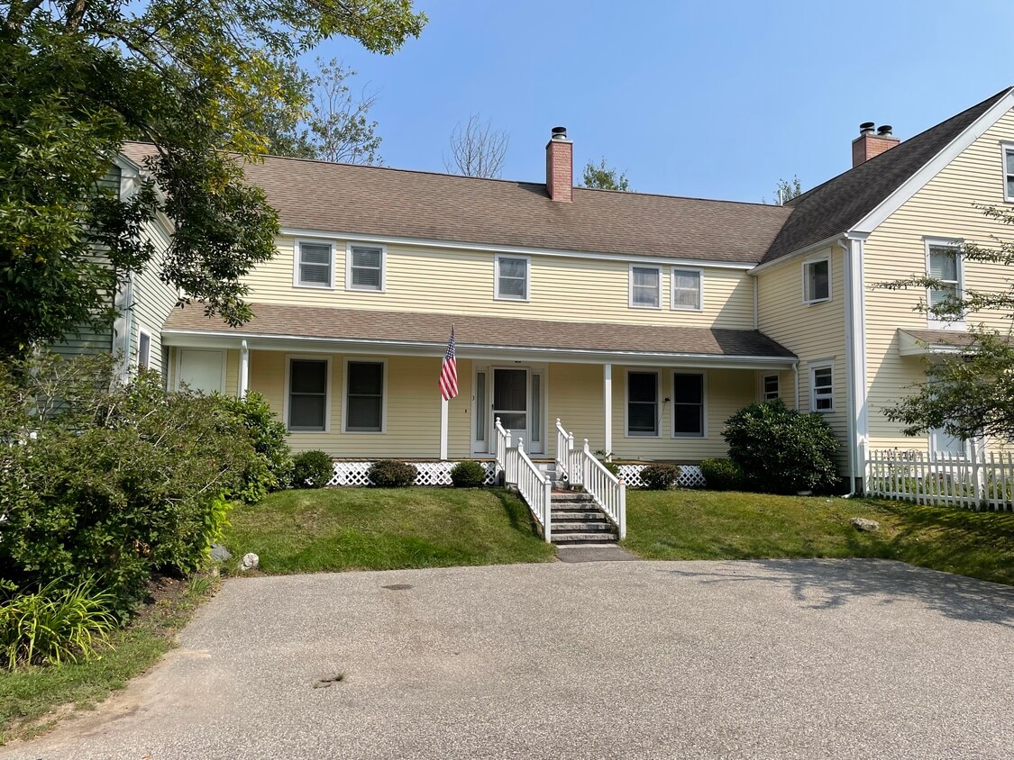 Primary Photo - 3 Benjamin Hubbard Ln