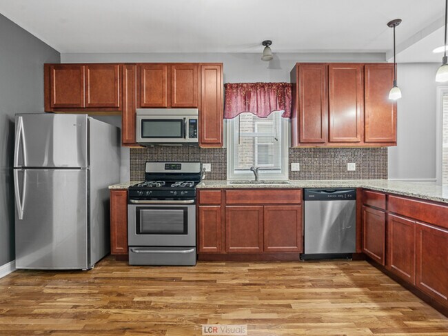 Building Photo - 1019 N Massasoit Ave