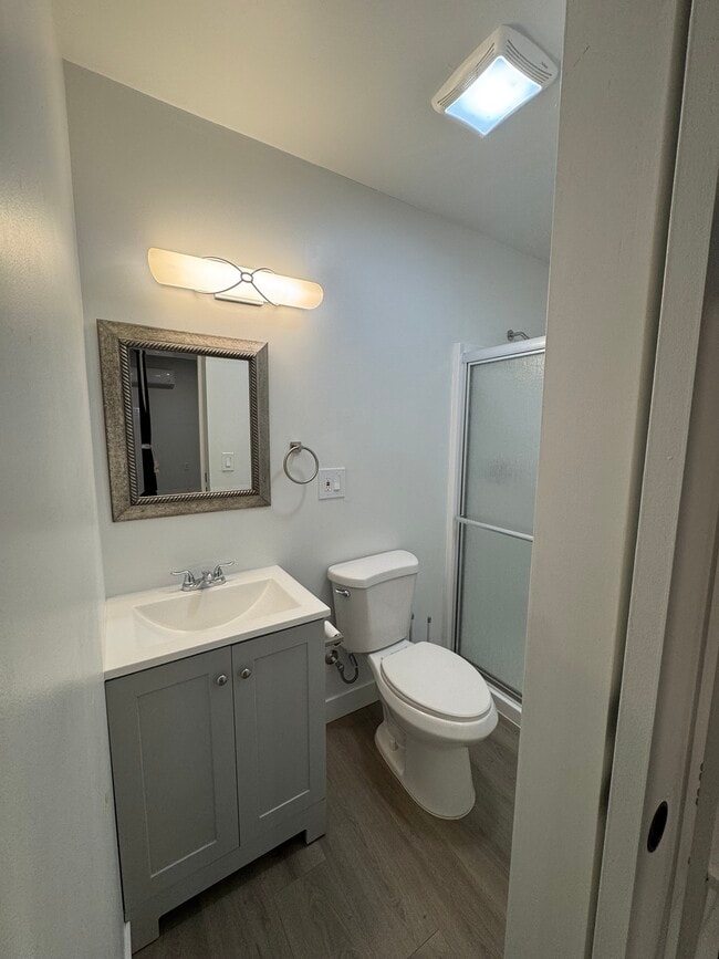 Building Photo - 13477 La Mesa Dr