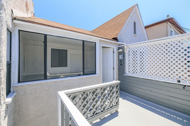 Entrada principal - 1150 Manhattan Ave