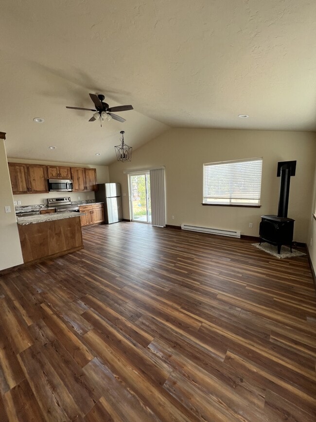 Building Photo - 5584 Windy Ridge Dr