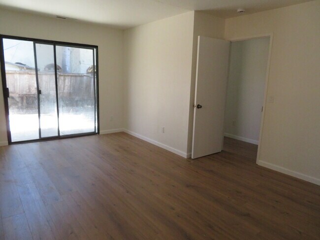 Foto del edificio - 3407 Mission Dr